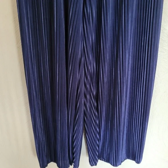 Ankle/Maxi Pleated Wide Leg Palazzo Satin Pants (OS) - Picture 3 of 5